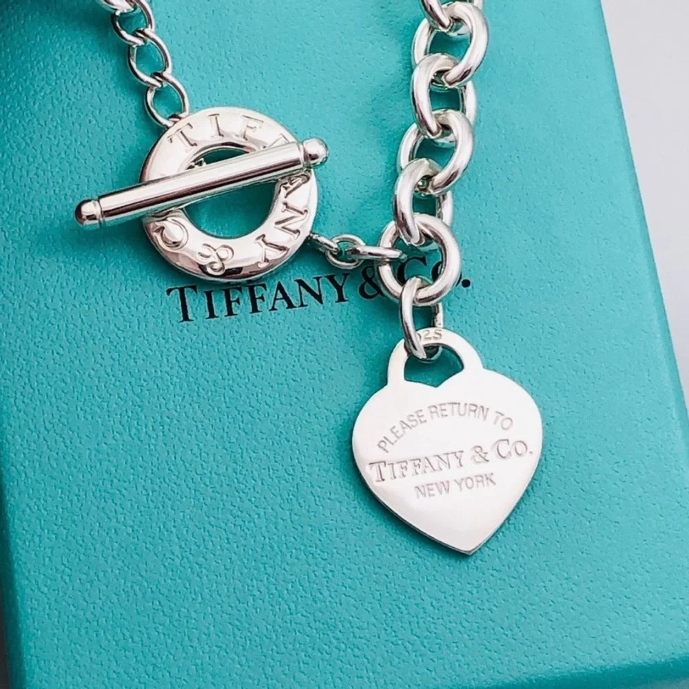 Authenticated Tiffany & Co. Return to Tiffany Heart Tag Toggle Necklace Silver - Picture 6 of 10